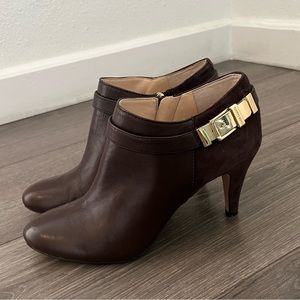 Vince Camuto Booties sz 8